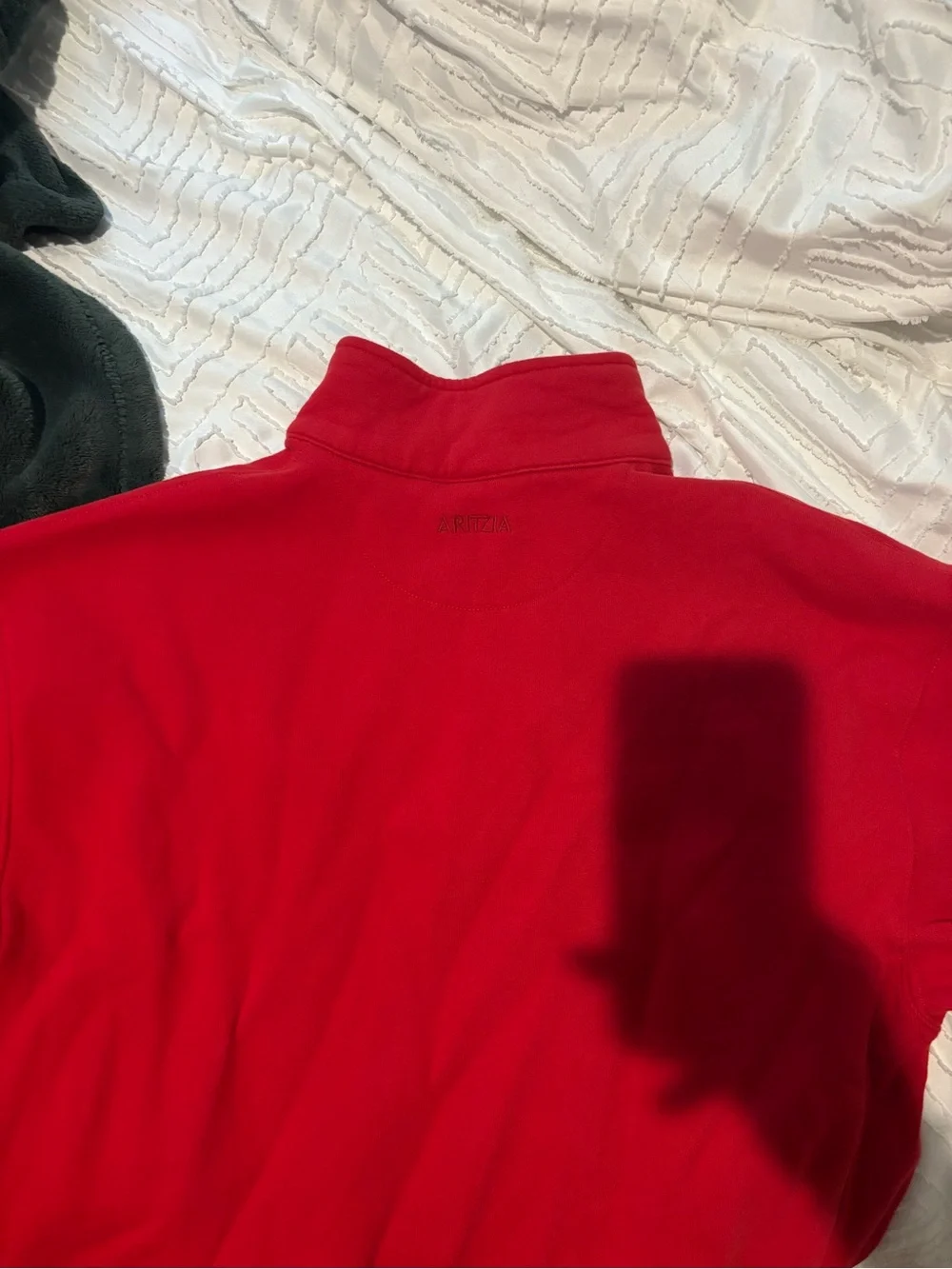 Aritzia bright red